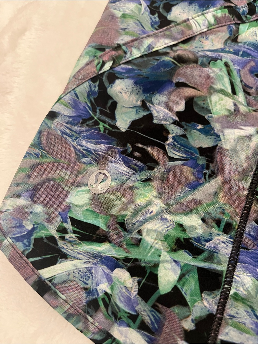 Lululemon Track That High-Rise Lined Shorts - Size 6 - Picture 5 of 6